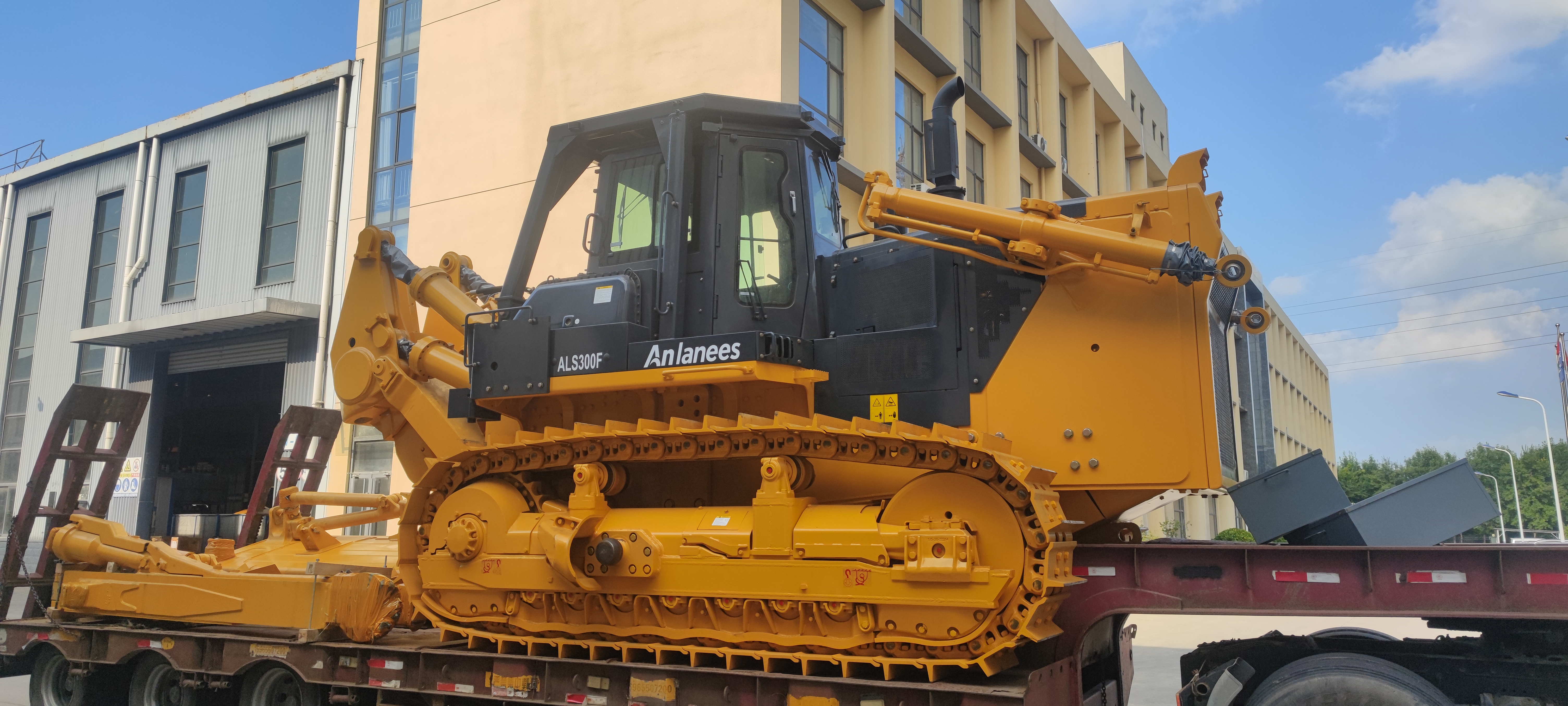 ALS300F Heavy-Duty Crawler Bulldozer Successfully Delivered to Nigeria for Mining Earthmoving Operations