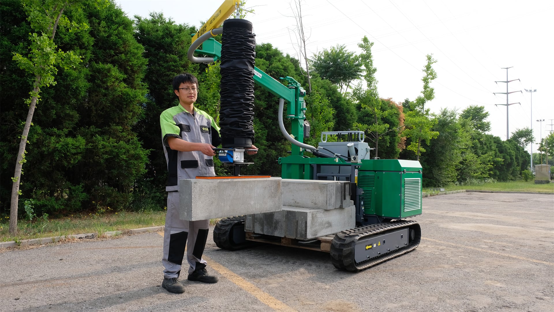 CVP130 Self-Propelled Vacuum Lifter – Vacuum Handling Equipment for Municipal Curbstones