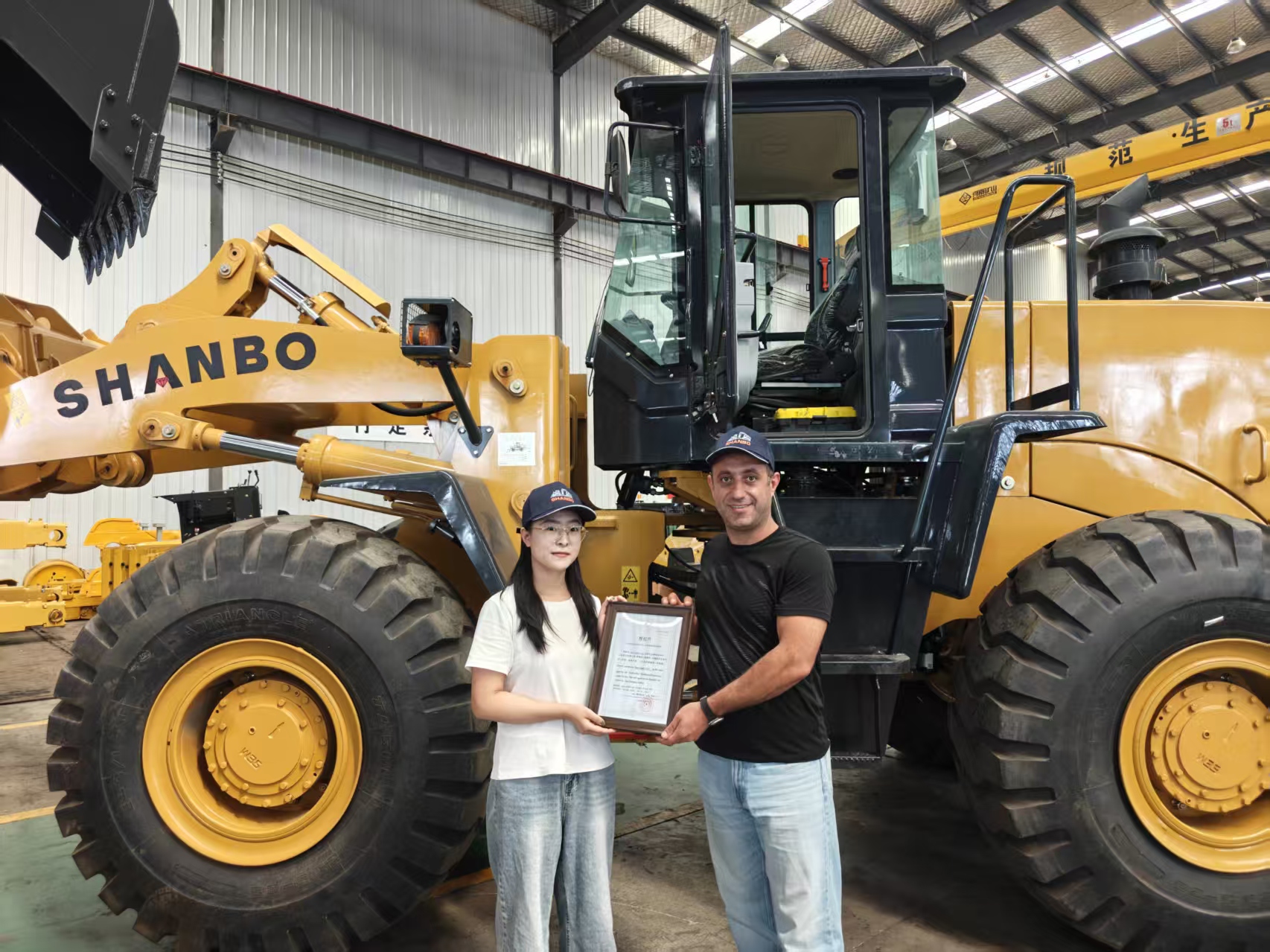 Armenia Client Visits Shanbo Factory & Signs Contract for 6 Units of SHANBO Construction Machinery