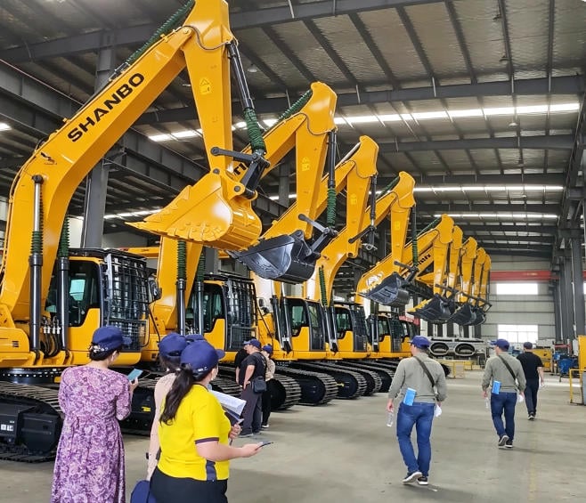 South American Client Delegation Visits Shanbo Construction Machinery Company to Deepen Cooperation and Sign Major Procurement Orders