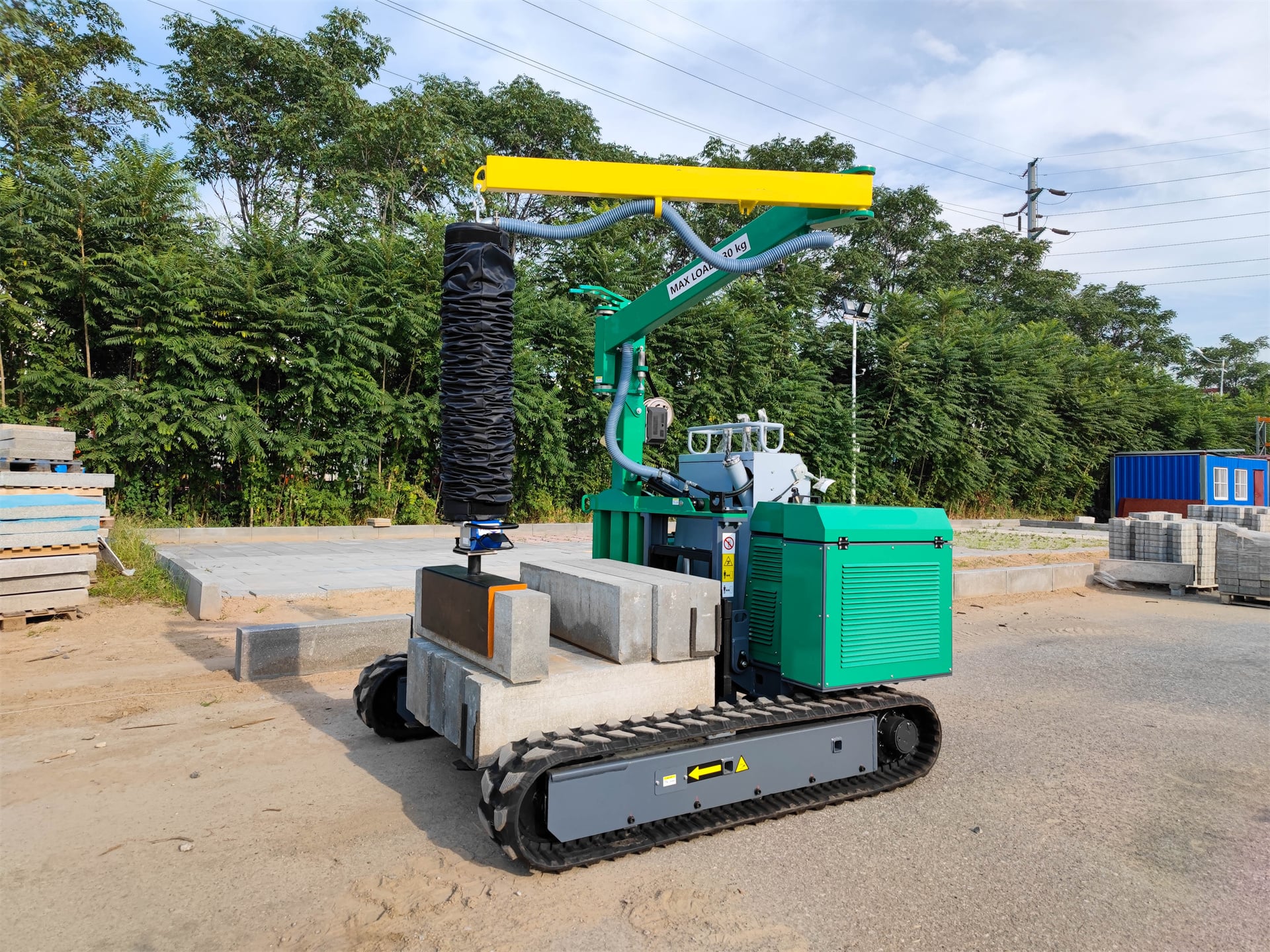 CVP130 Crawler Self-Propelled Vacuum Lifter – Curbstone Construction Site