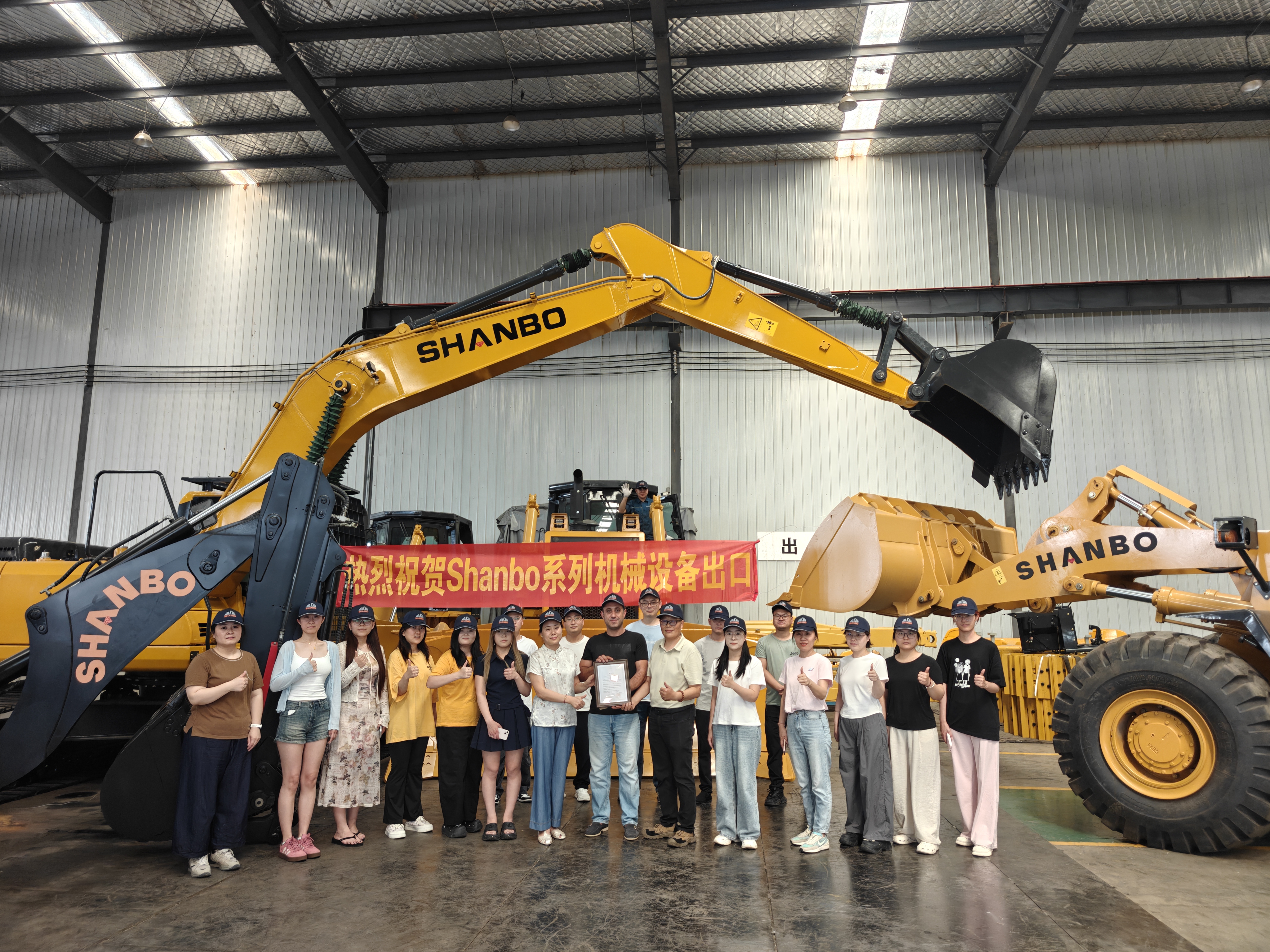 Armenia Client Visits Shanbo Factory & Signs Contract for 6 Units of SHANBO Construction Machinery