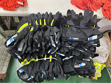 Types and Selection Guide of Firefighter Gloves