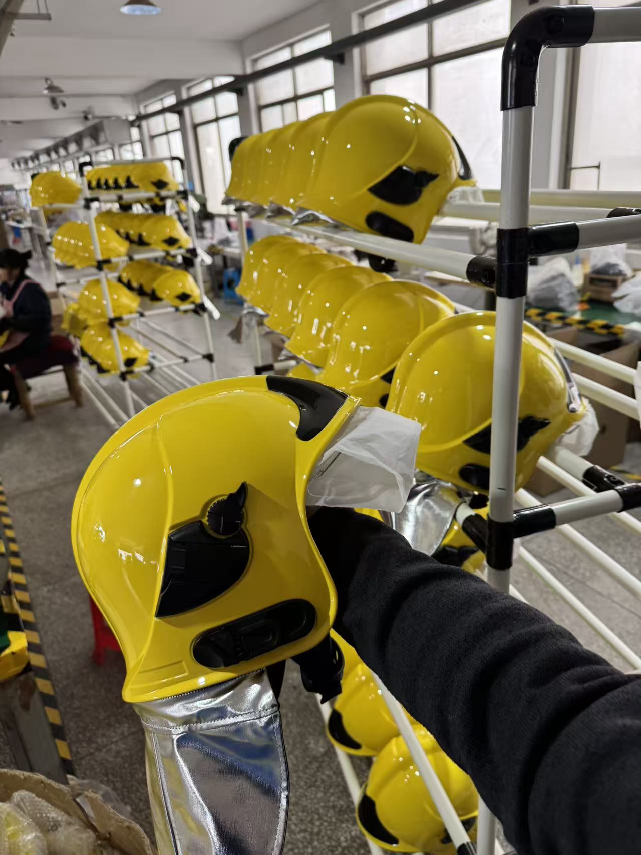 New-Generation High-Performance Firefighter Helmets Roll Off Production Line, Empowering Global Fire Rescue with Chinese Manufacturing Excellence