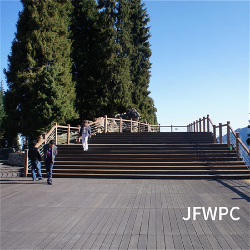 حل أرضيات واجهات خارجية مصنوعة من مواد مركبة خشبية بلاستيكية (WPC) للمواقع السياحية في المناطق المرتفعة