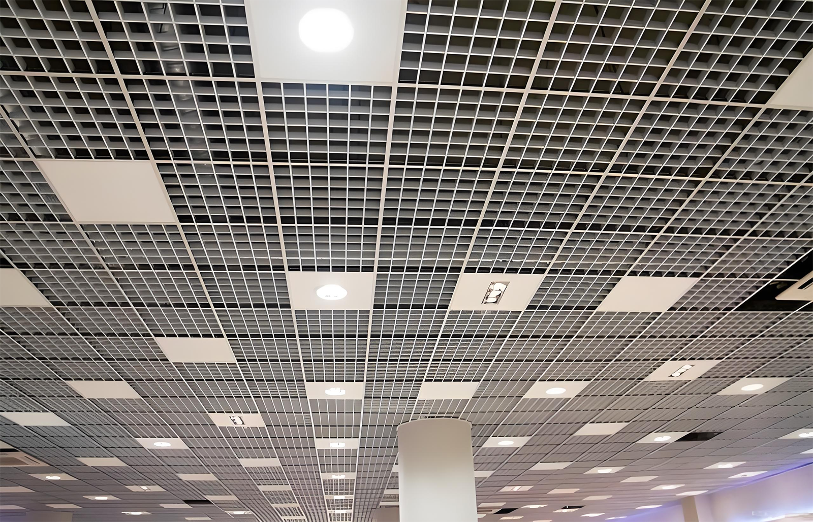 Aluminum Open Cell Ceiling for Metro & Subway Platforms: Ventilation and Maintenance Access