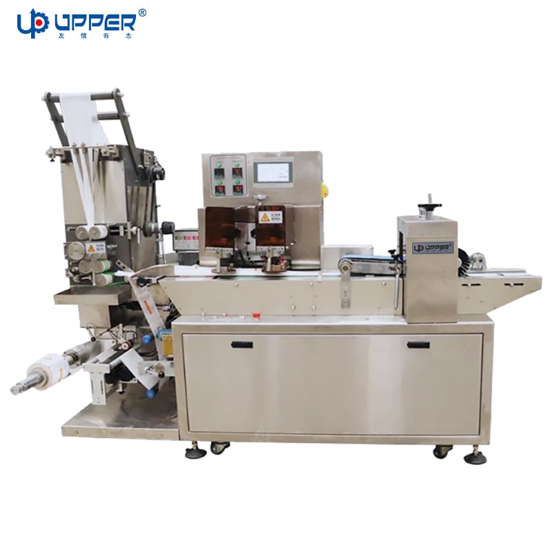 Wet tissue automatic folding and packaging machine Non wonven towel cutting packing machine