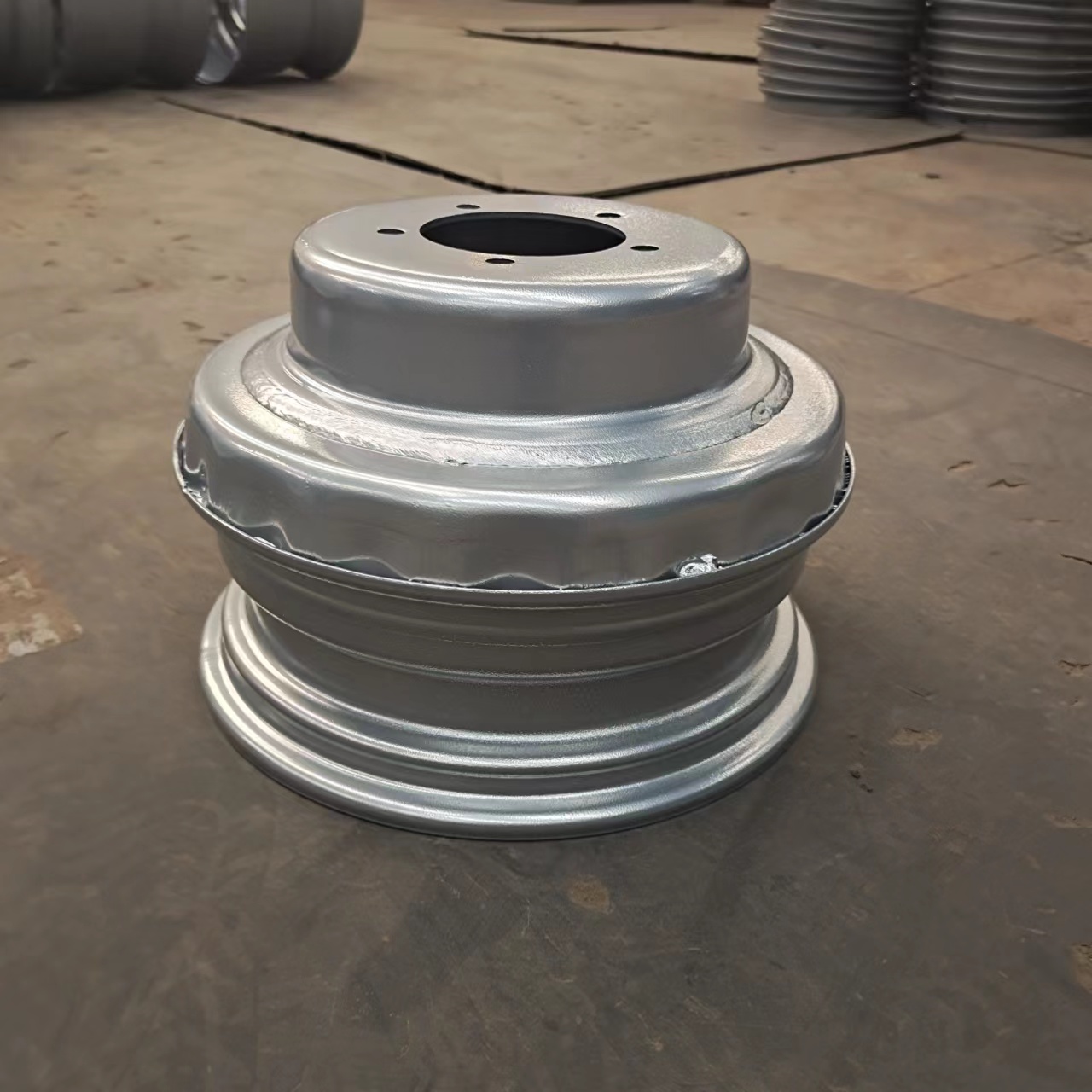 How Customized Steel Rims Enhance Performance and Aesthetics?