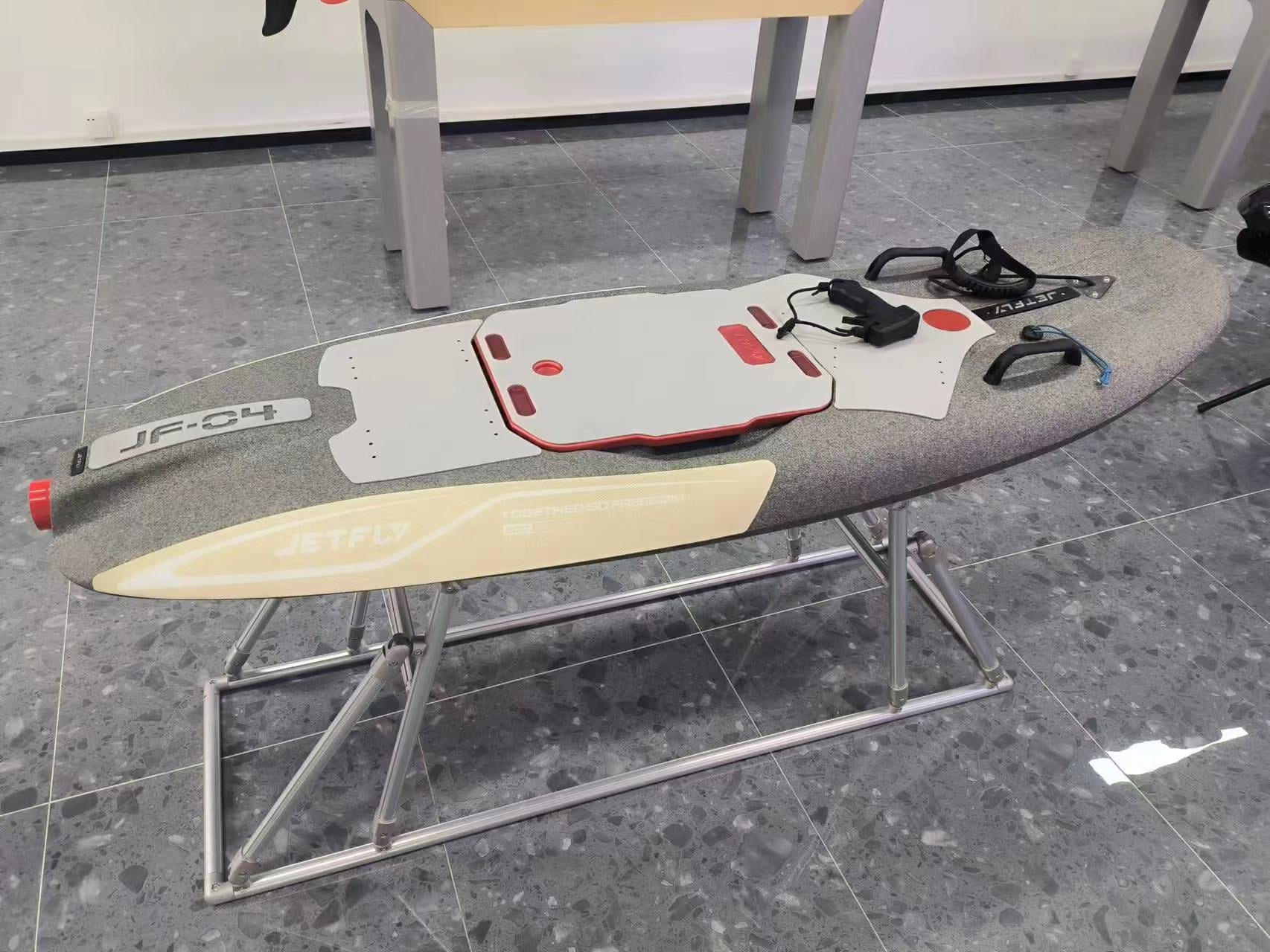 Jak opanować jazdę motorową deską do surfowania?