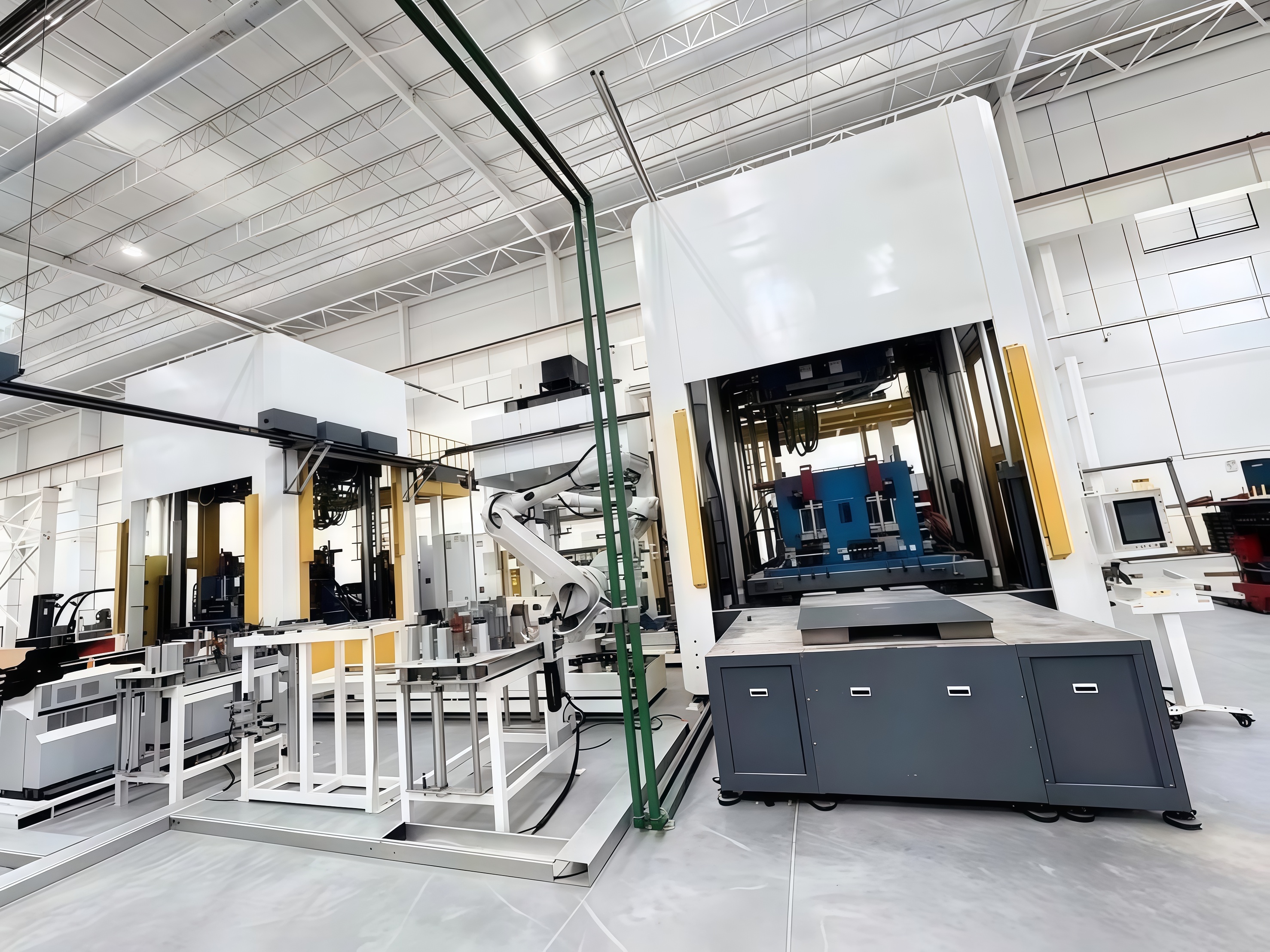 How Automatic Plastic Molding Machines Improve Efficiency and Reduce Costs in Production?
