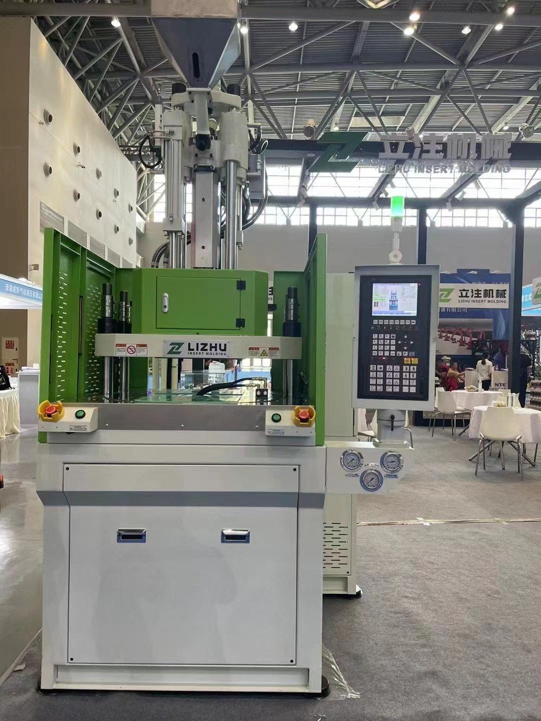 The advantages of using a PVC molding machine for production