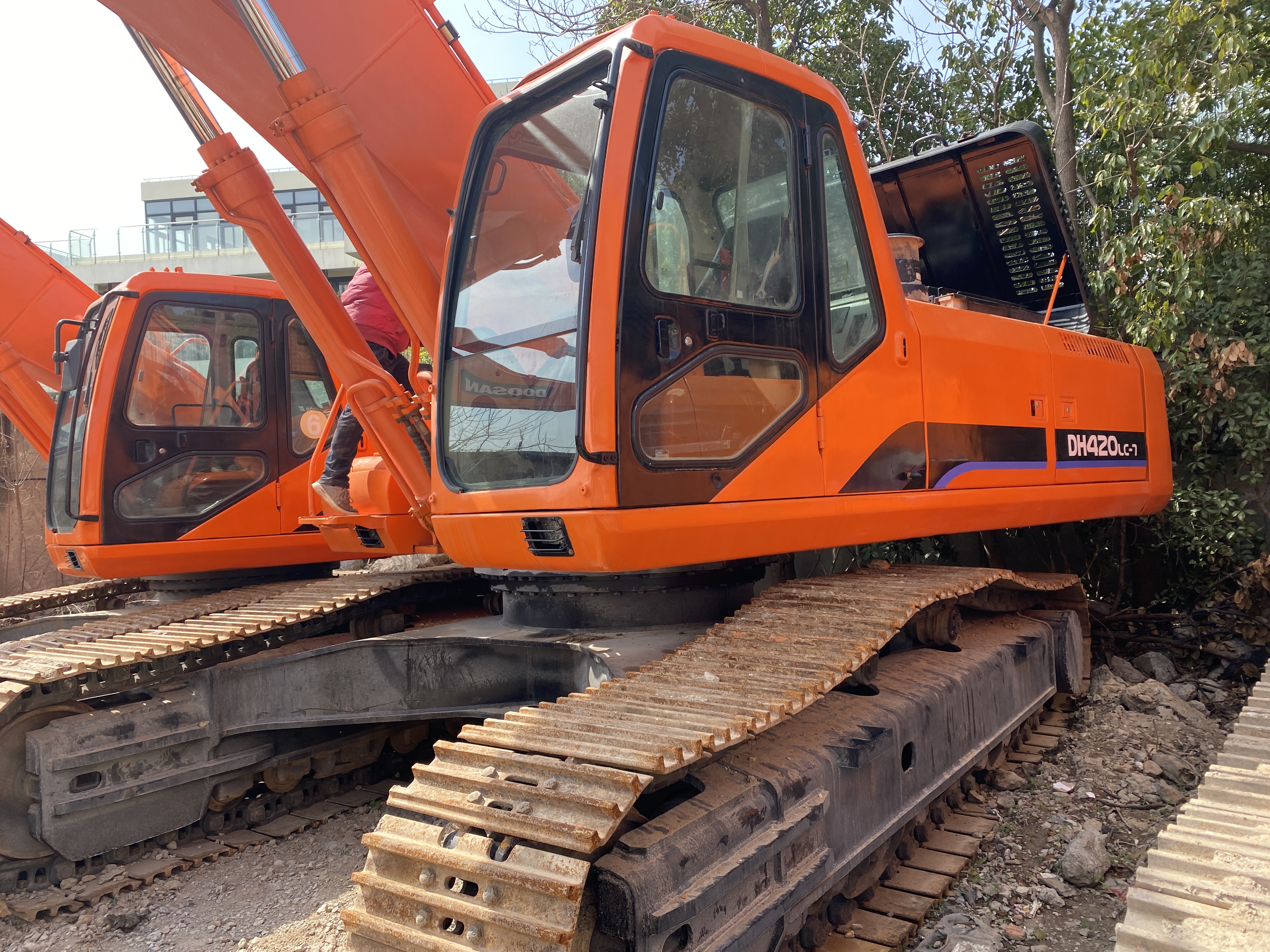 Chinese Source Used Excavator Supplier‑DOOSAN DH420LC-7, Price and Specifications