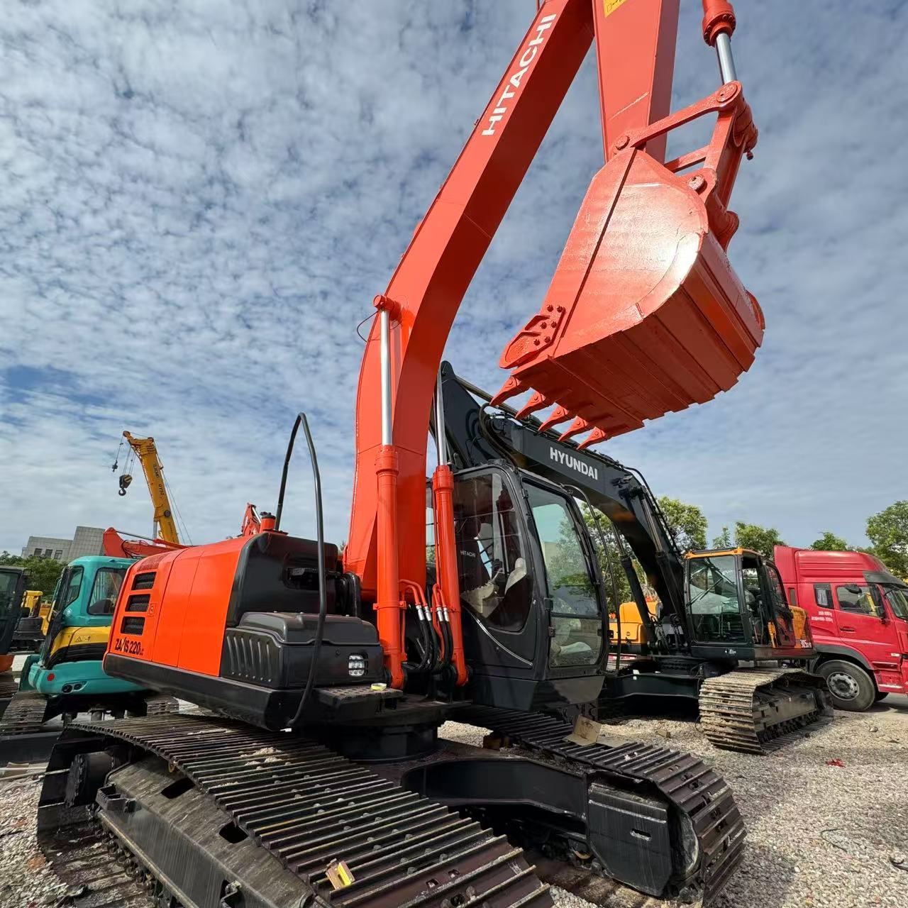Chinese Source Used Excavator Supplier‑HITACHI ZX220, Price and Specifications