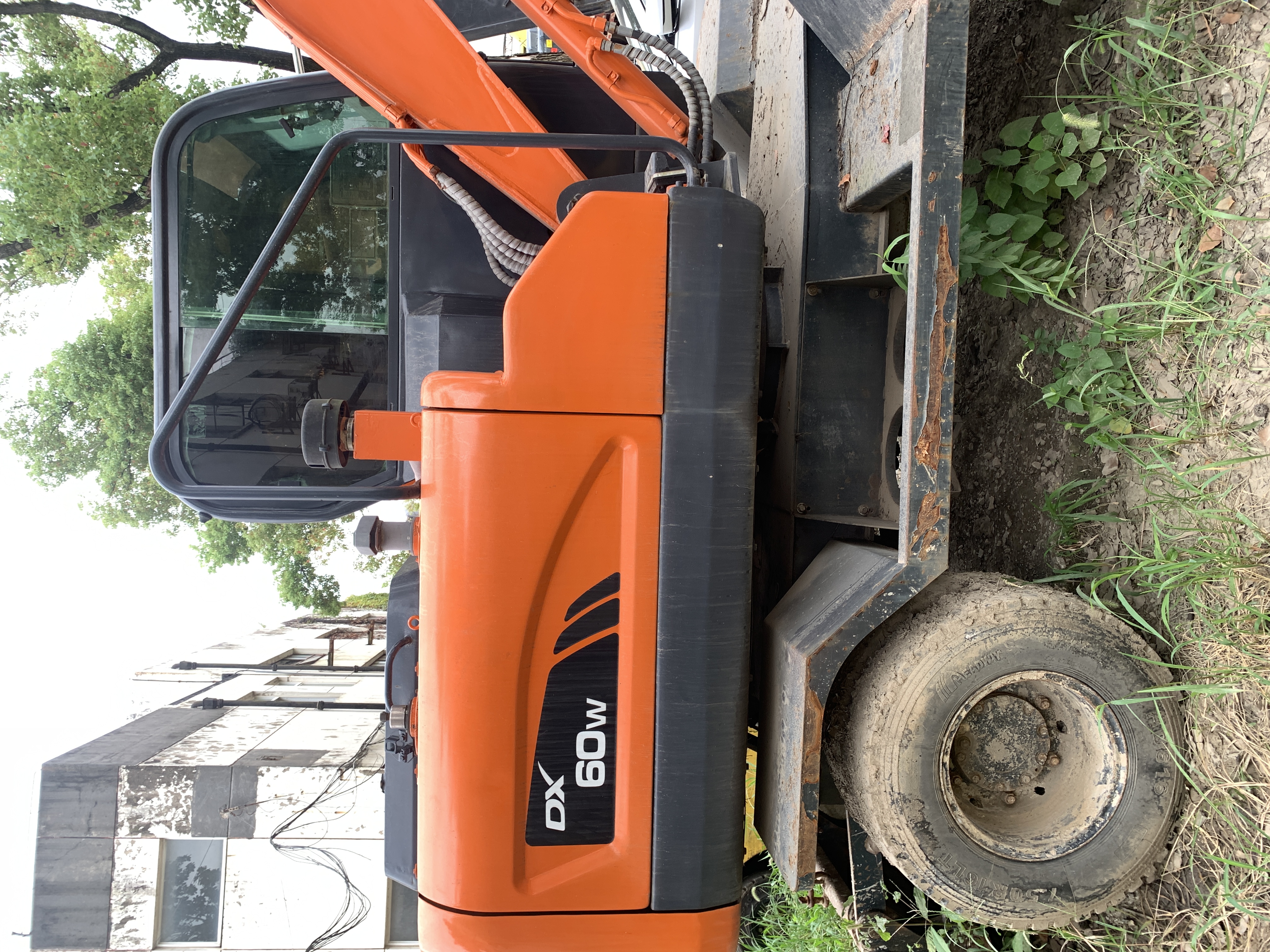 Fournisseur chinois d’excavatrices d’occasion sur roues – DOOSAN DX60W, prix et caractéristiques
