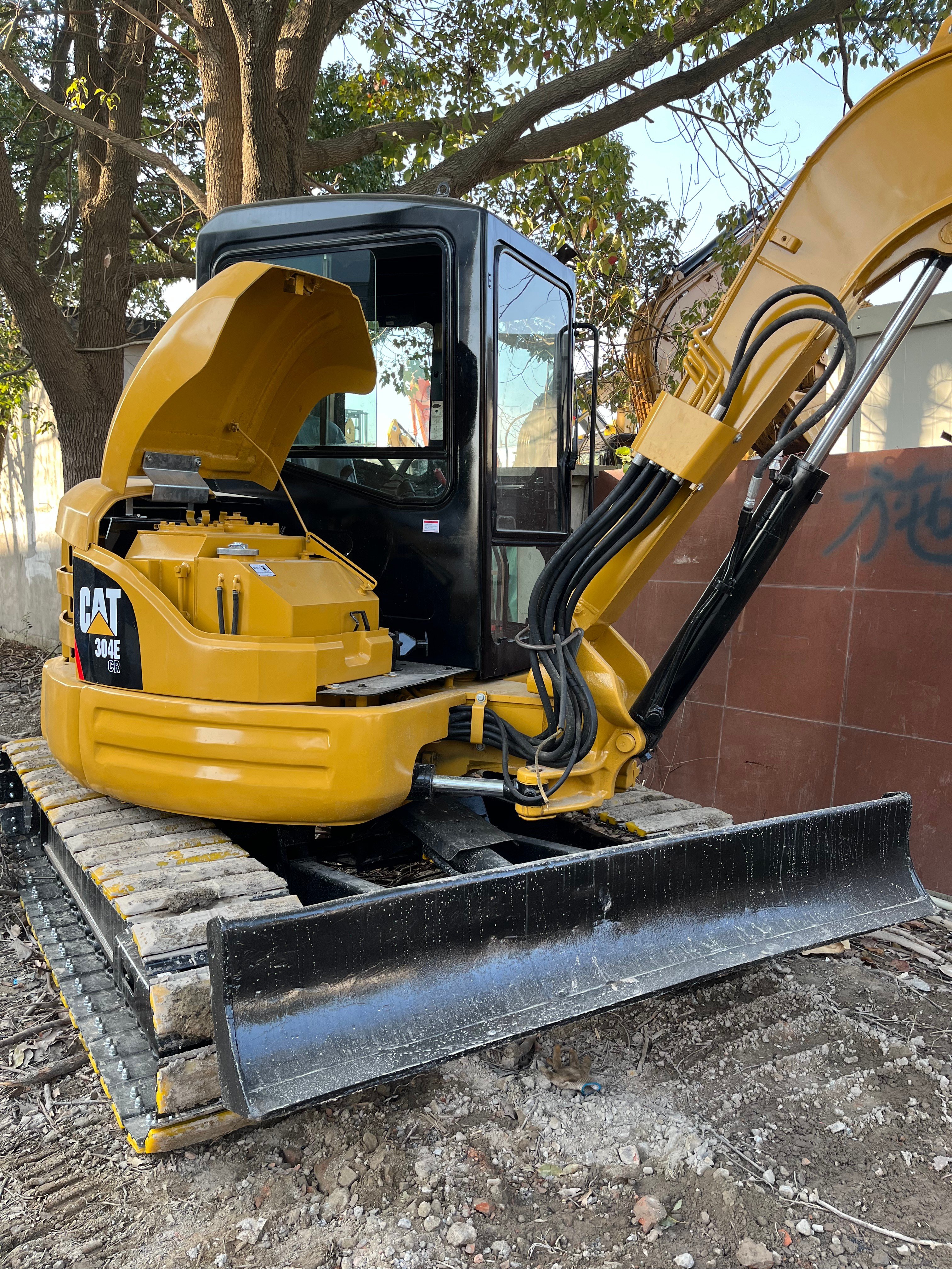 المورد الصيني للحفارات المستعملة — حفارة CAT 304E، السعر والمواصفات