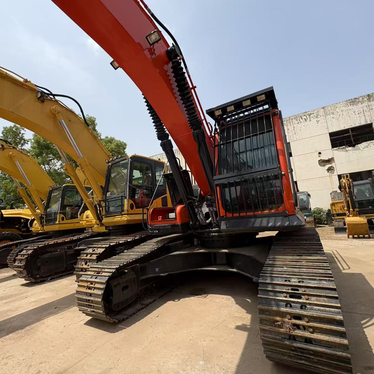 Fournisseur chinois d’excavatrices d’occasion – DOOSAN DX300LC, prix et caractéristiques techniques