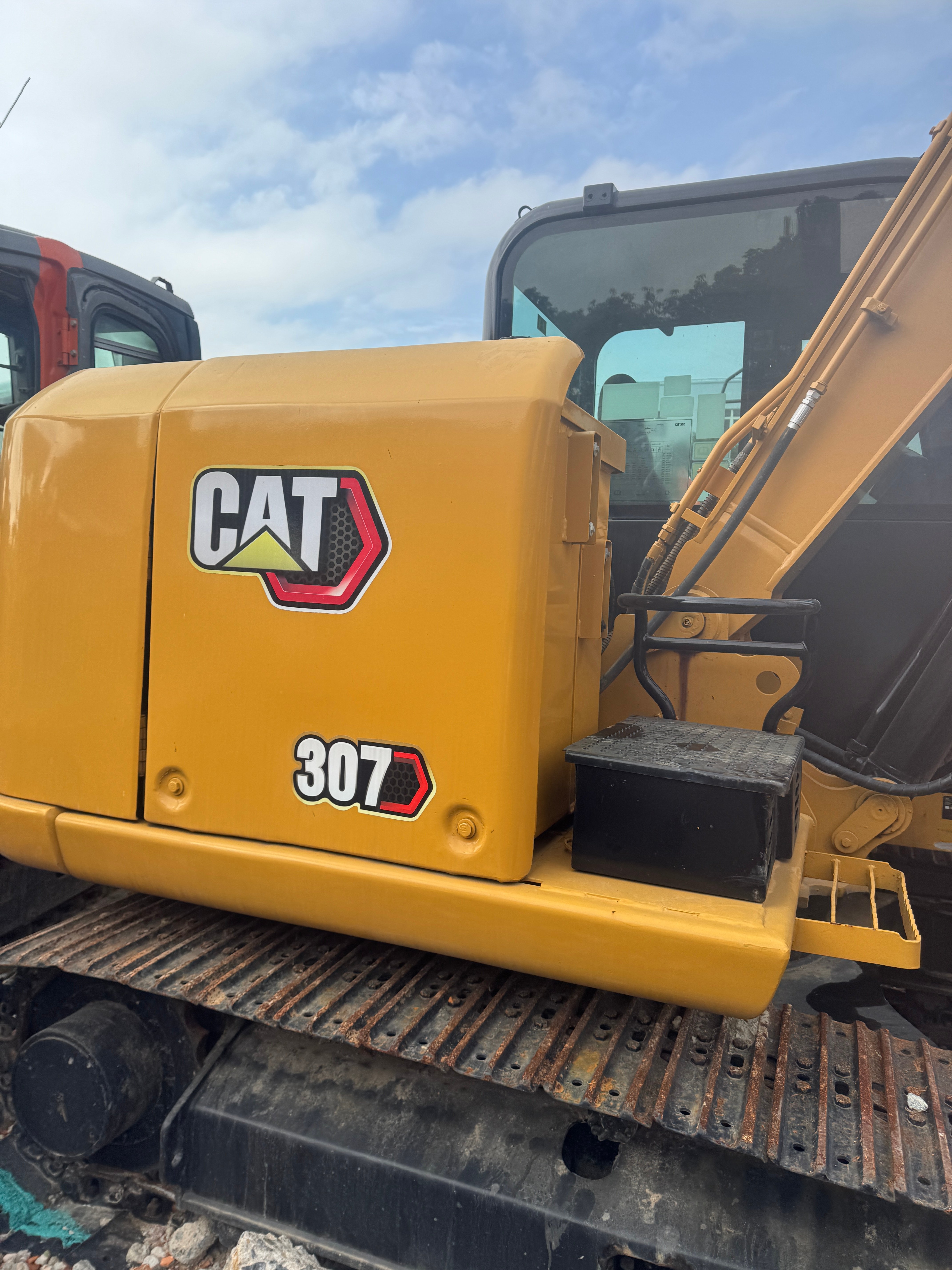 المورد الصيني للحفارات المستعملة — حفارة CAT 307، السعر والمواصفات