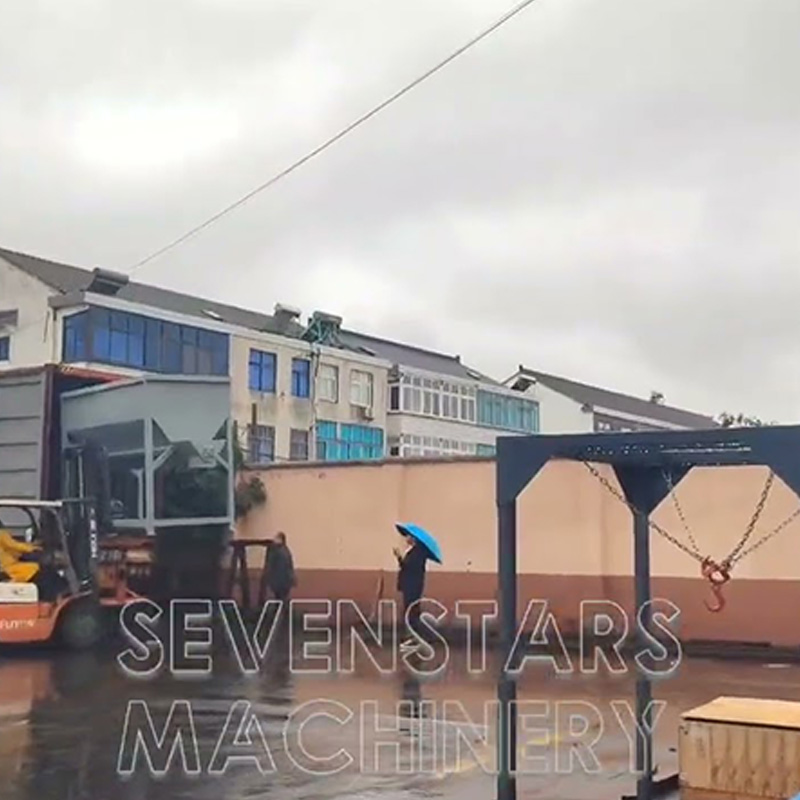 Shipment of plastic machineryShipment of plastic machinery