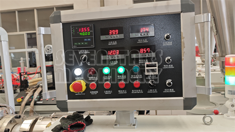 PVC门窗型材线20.jpg