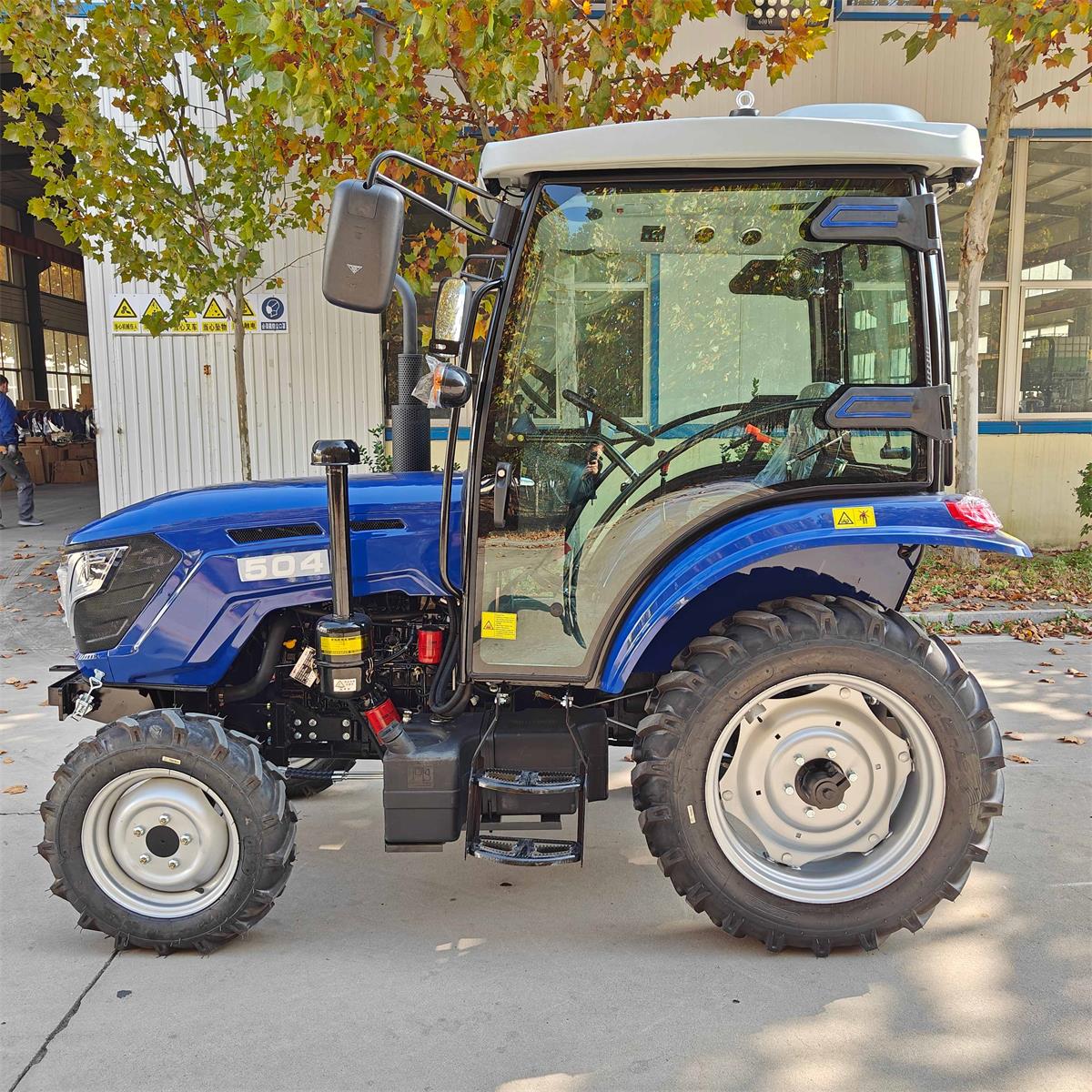 Ano ang mga benepisyo ng paggamit ng tractor?