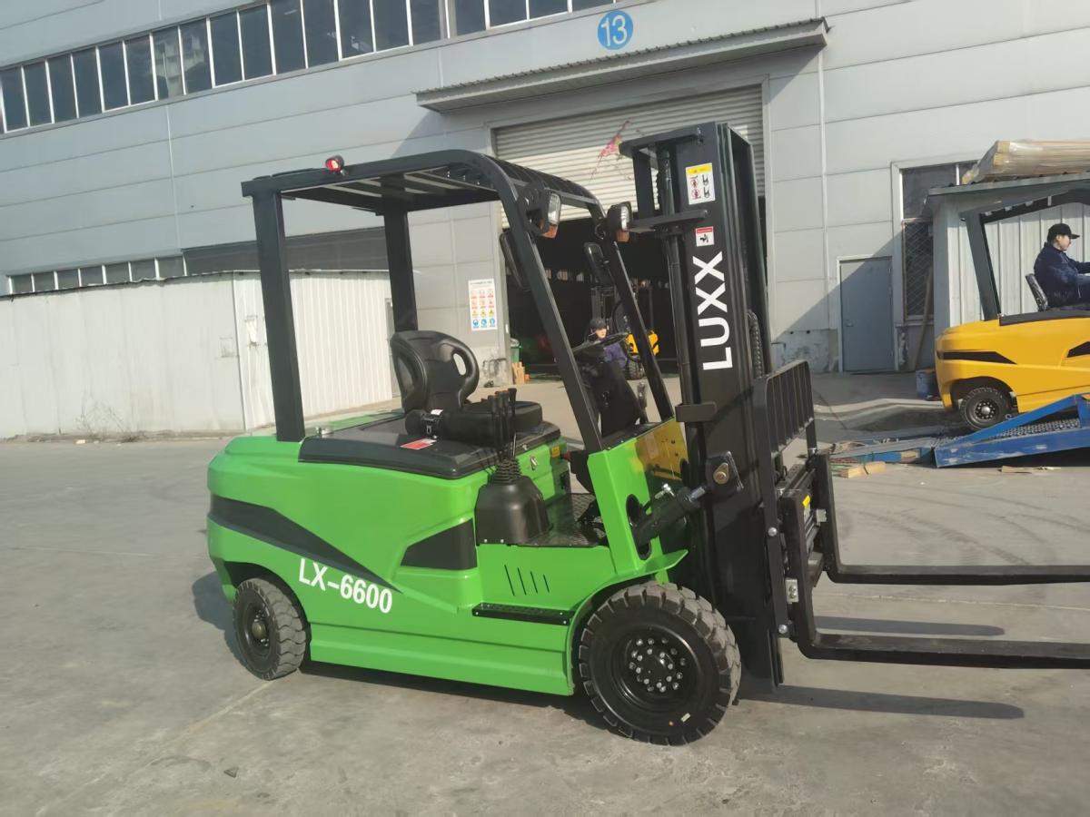 Ang dahilan kung bakit tumataas ang rate ng paggamit ng mga electric forklift taon-taon