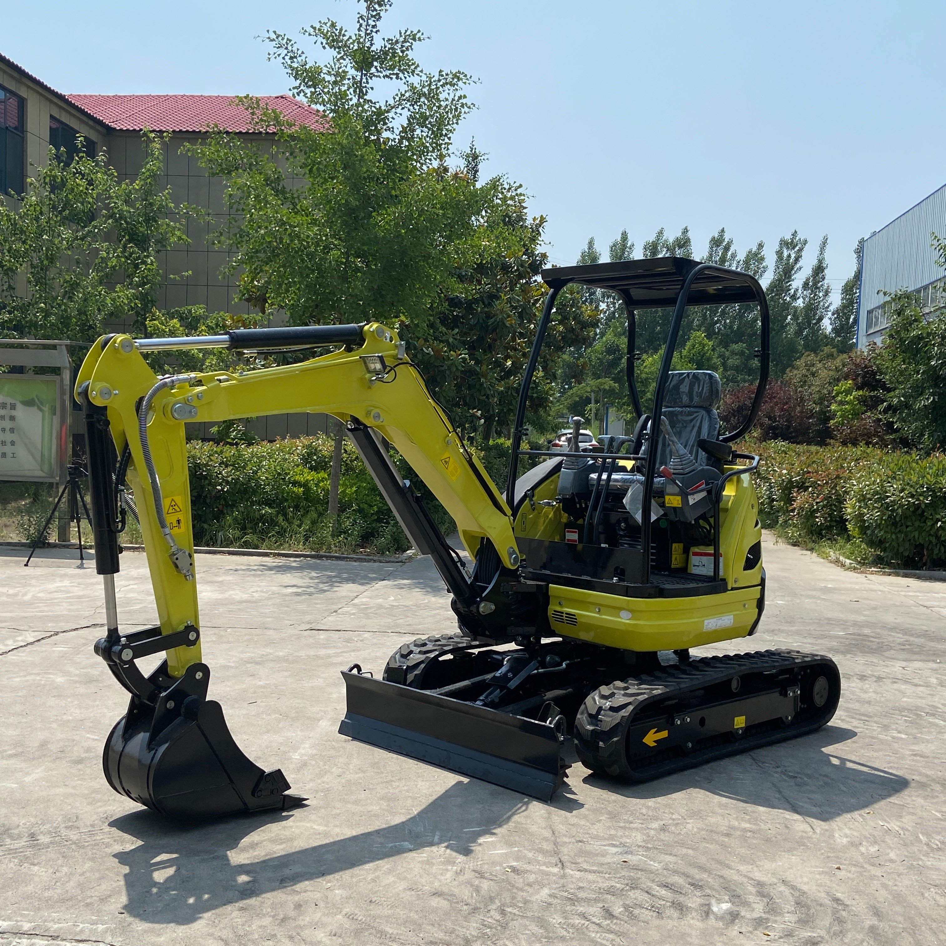 FREE SHIPPING Compact  mini Track excavator with Dozer Blade Hydraulic Bucket Earth-moving Machinery Trenching Construction Site