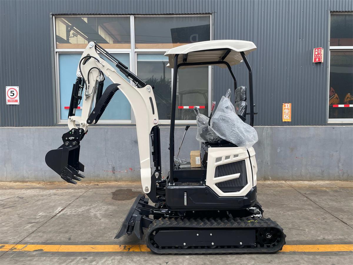 Vier witte graafmachines zijn geproduceerd en verzonden naar Italië
