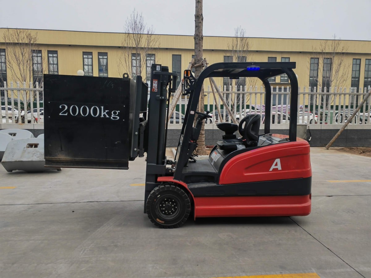 Electric forklifts and stacker cranes ordered from Poland have been exported.