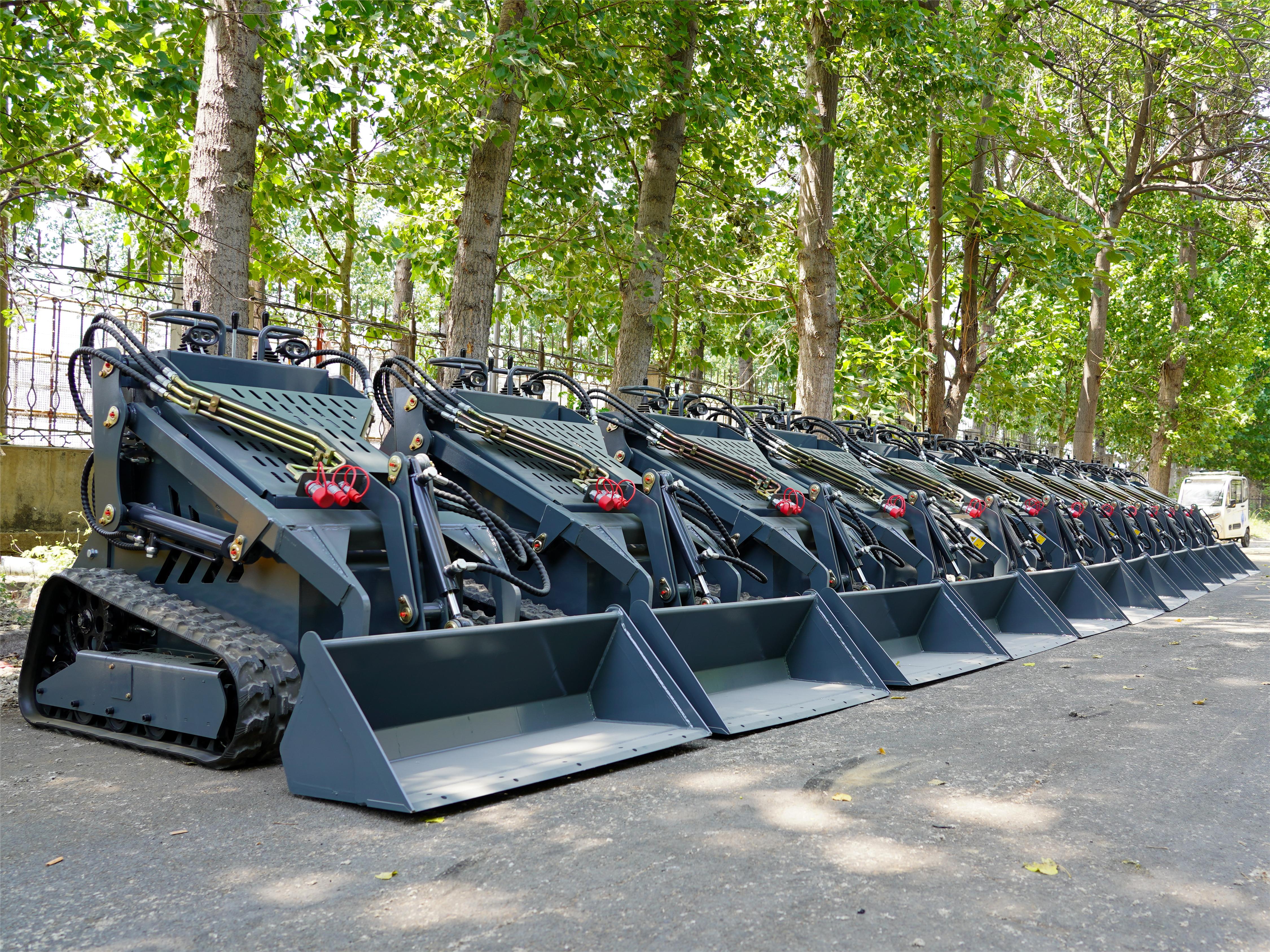 12 Skid Steer Loaders Afsluttet Produktion