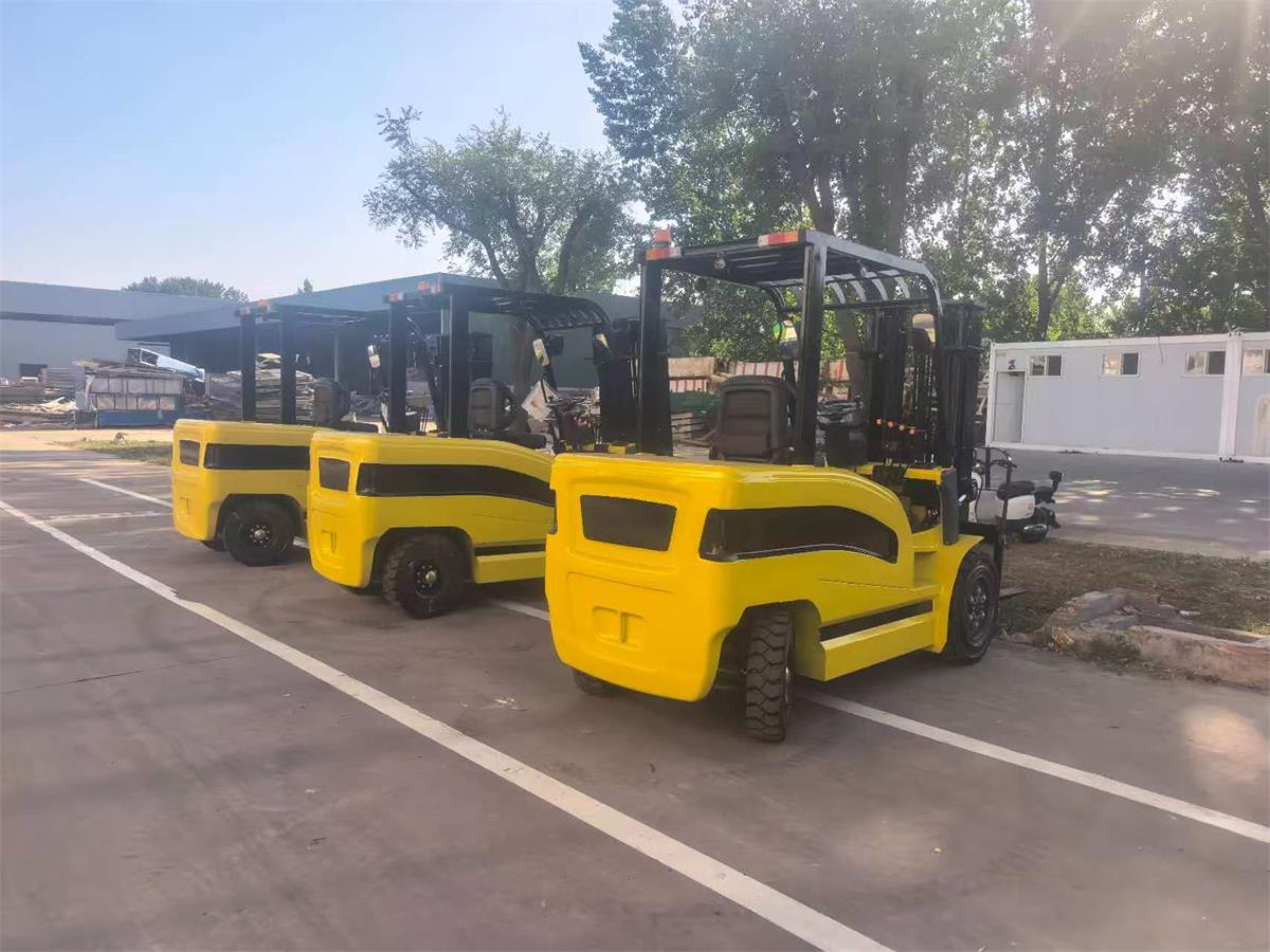 electric forklift-4.jpg