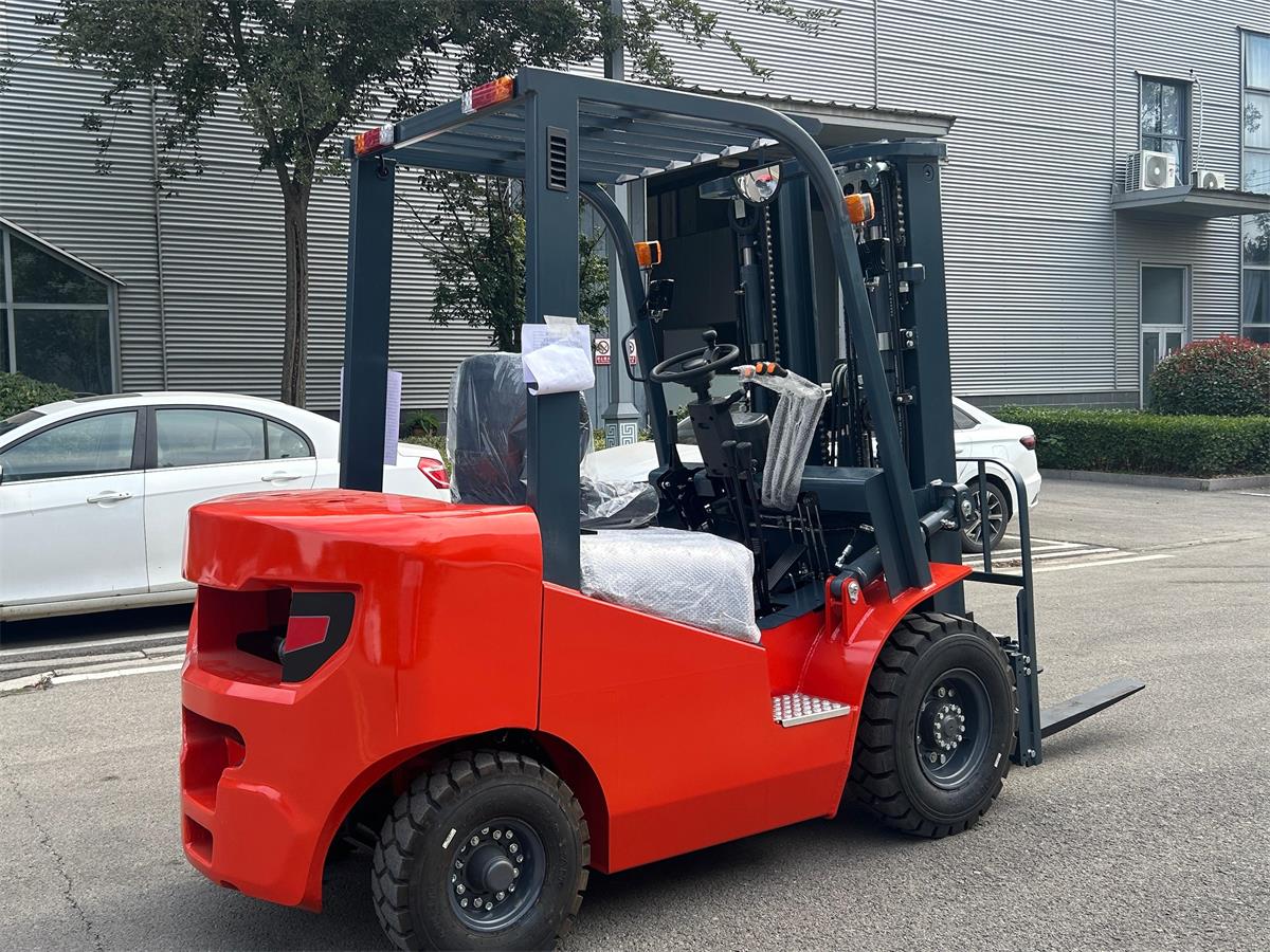 electric forklift-5.jpg