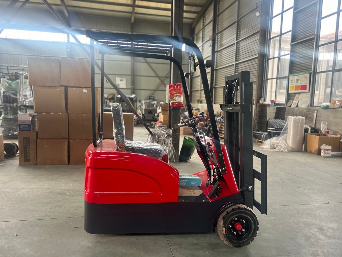 Green Power, Efficient Handling: The New Choice for Warehousing