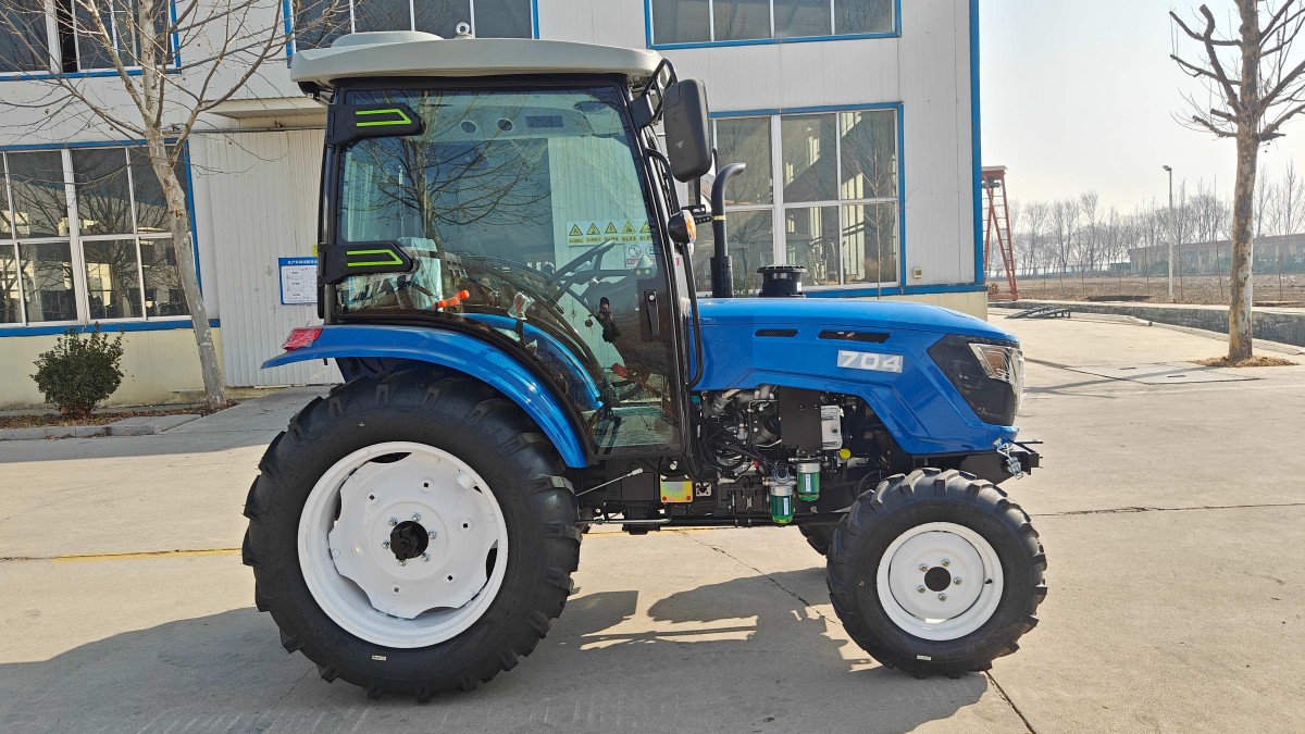 tractor-3.jpg