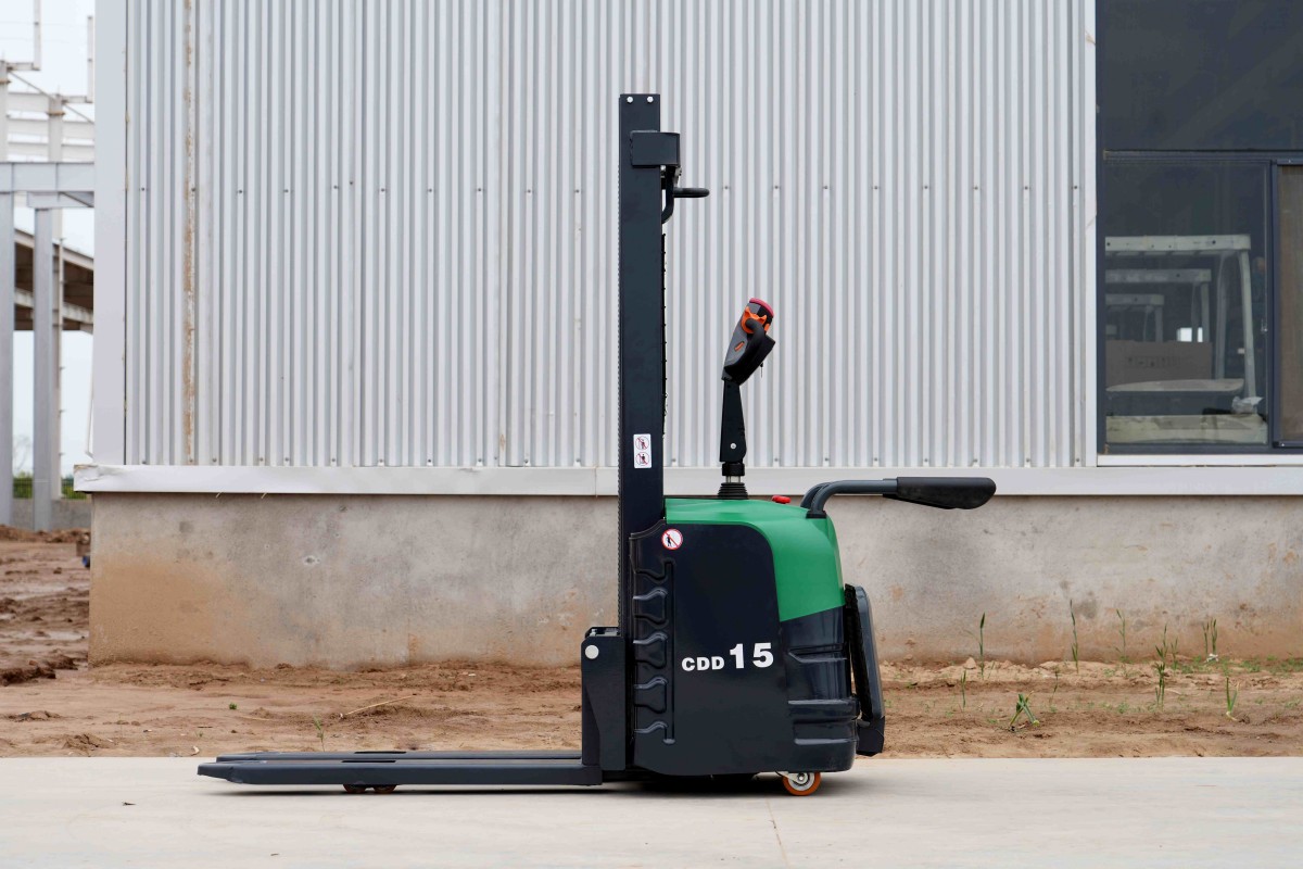 What Are the Advantages of Using a Stacker?