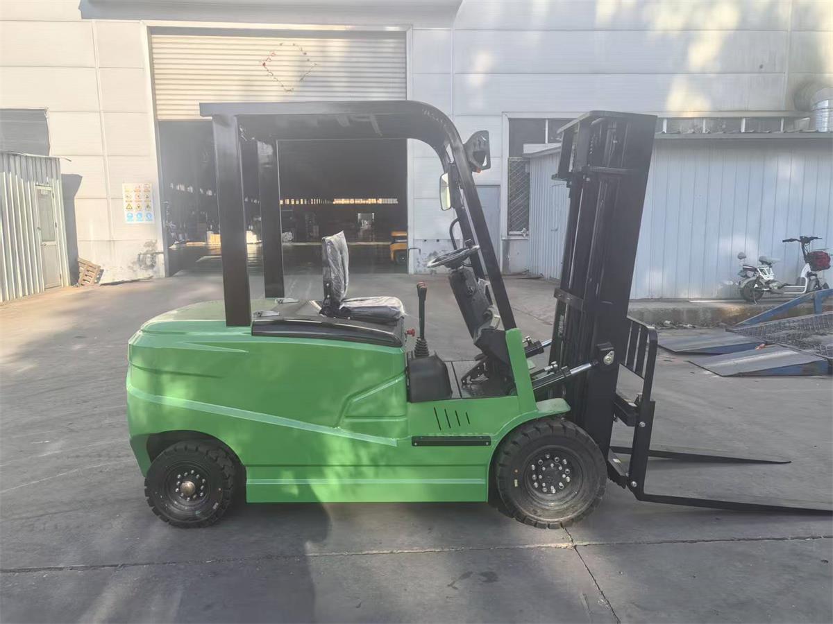 electric forklift.jpg