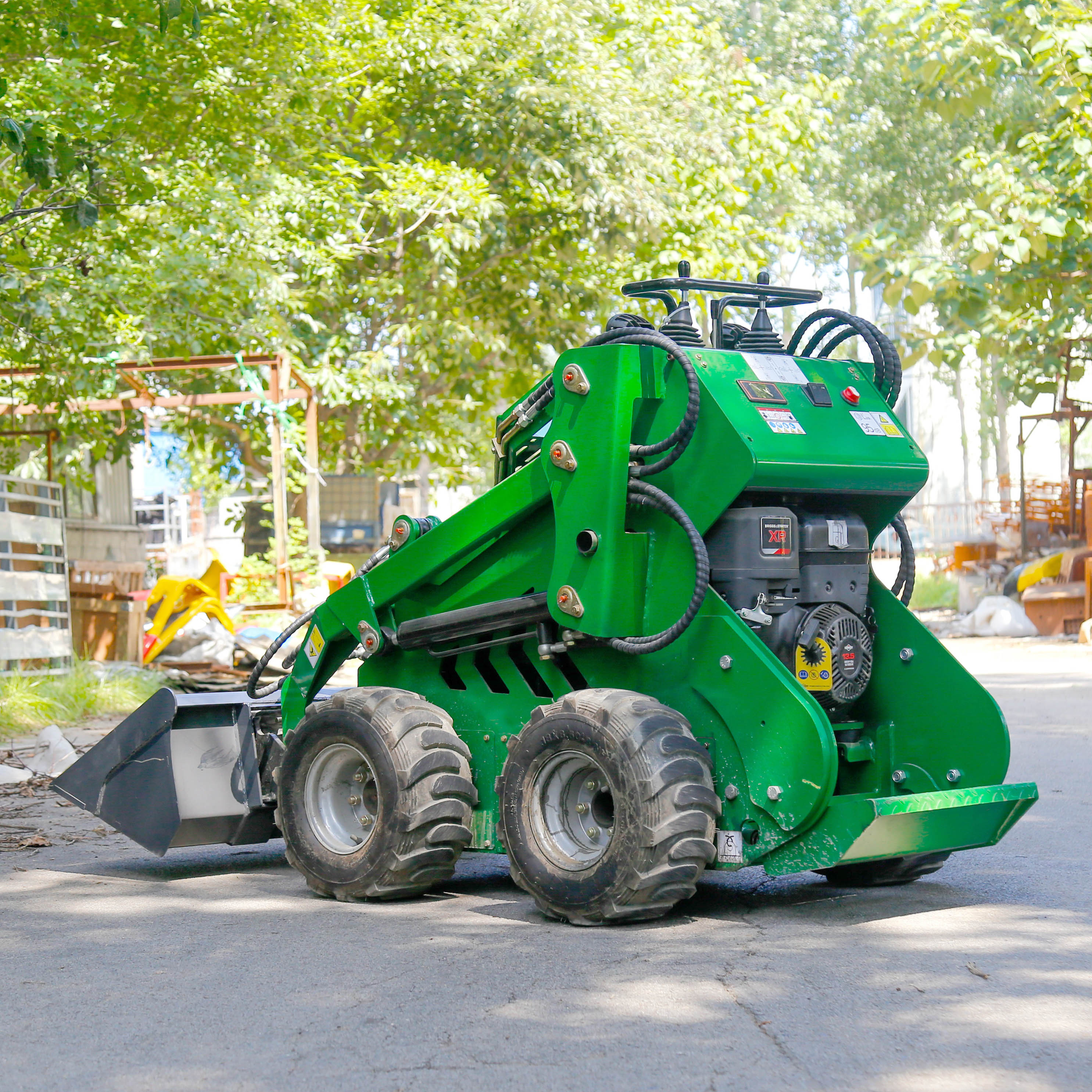 Great Value 330 Green Wheel Turning in Place Skid Steer Loader Good Sale