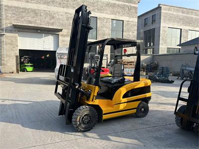 Un chariot élévateur électrique commandé par un client américain a été produit et achevé