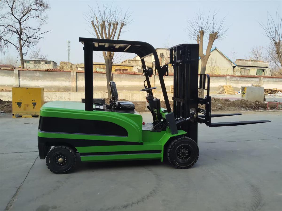 Ang mga elektrikong forklift ay nagbubukas ng bagong halaga sa pagbawas ng gastos, kahusayan, at pangangalaga sa kapaligiran.