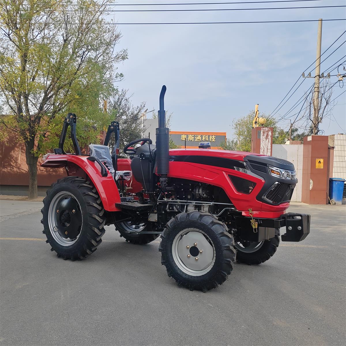 tractor-4.jpg