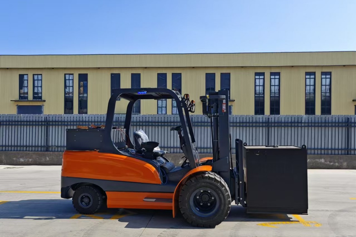 electric forklift