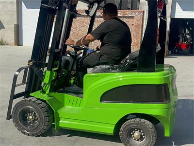 Elektrische vorkheftrucks: De toekomst van materiaalverwerking