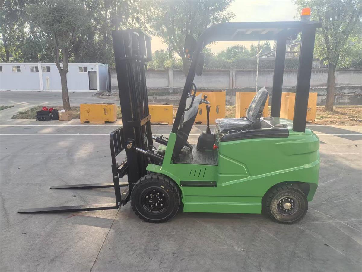 electric forklift-3.jpg