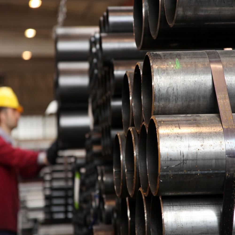 2025 Steel Purchasing Guide: Carbon Steel vs. Stainless Steel Cost Comparison, How to Avoid Pitfalls in Engineering Material Selection?
