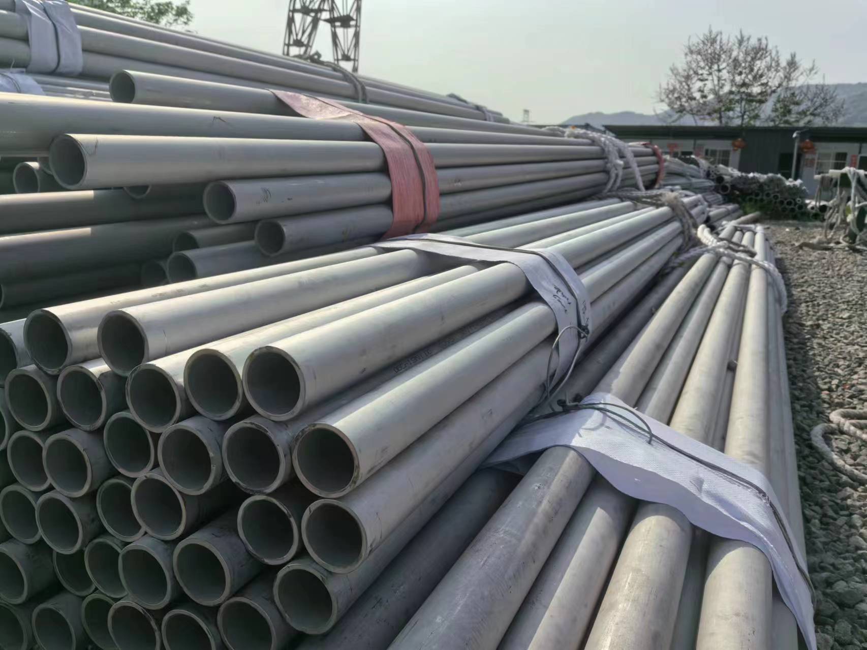 Explore the application and advantages of stainless steel seamless pipes in high-end manufacturing