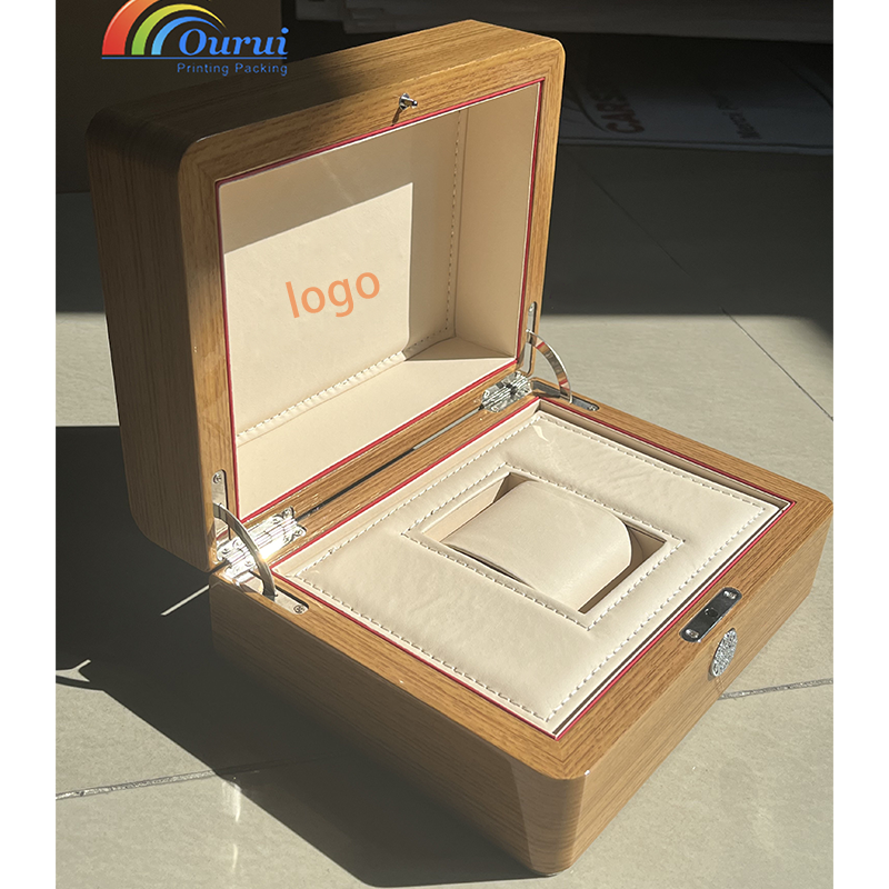 Glossy Wooden Single Watch Box Custom Logo Luxury Wristwatch Storage Box Beige Leather Lining Metal Clasp Watch Presentation Gift Box