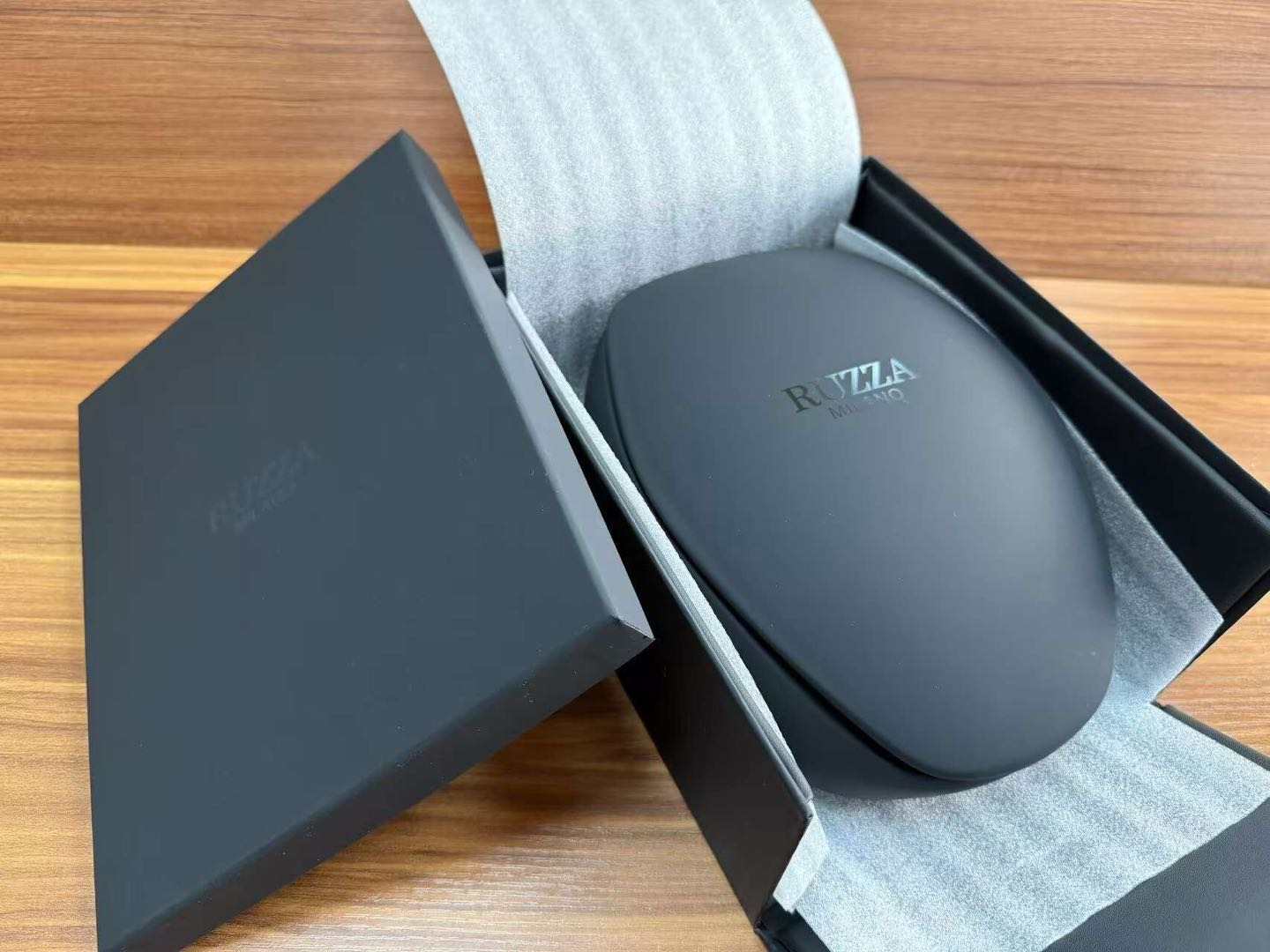 ¿Cómo puede una caja personalizada para joyería potenciar el atractivo de lujo de su marca?