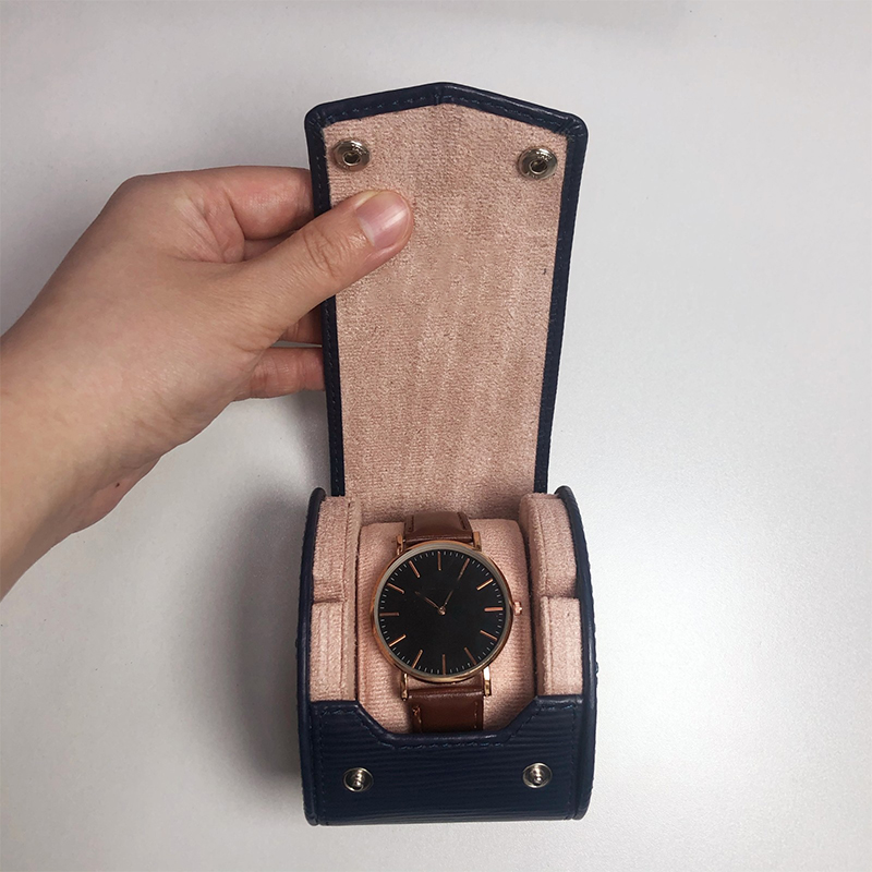 Custom Logo Single Watch Travel Case Saffiano PU Leather Watch Roll Portable Suede Lining Wrist Watch Storage Box For Business Trip Gift