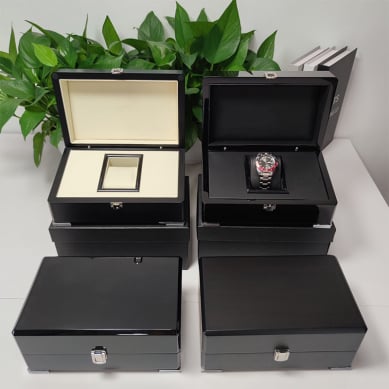 Custom logo watch box project with debossed client logo(32fa53a4c9).jpg