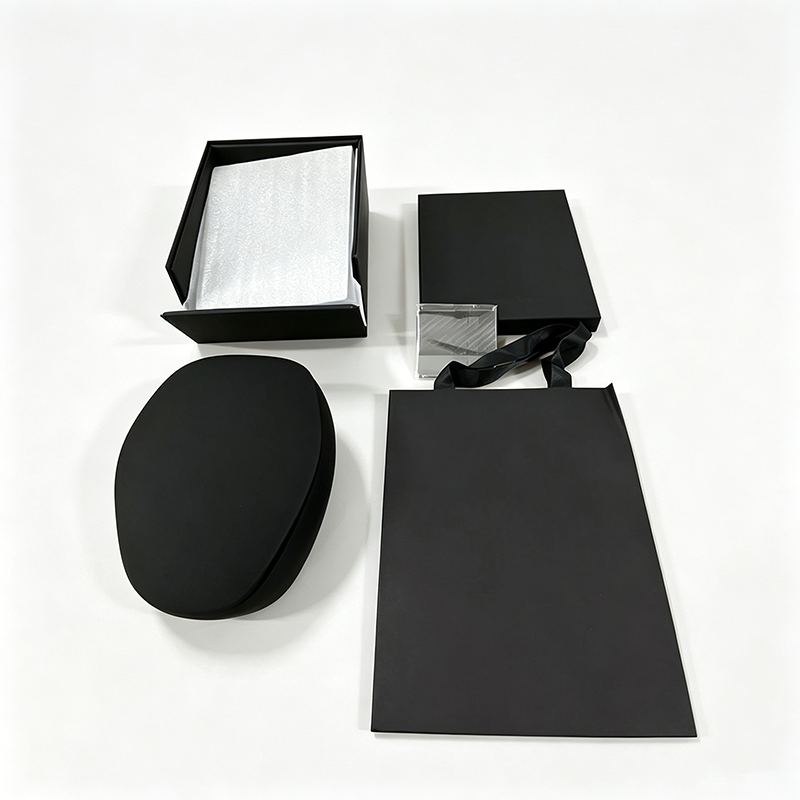 Full set of black watch packaging kit inner watch case, outer gift box, gift bag and blank card on white background(6d6fe736a7).png