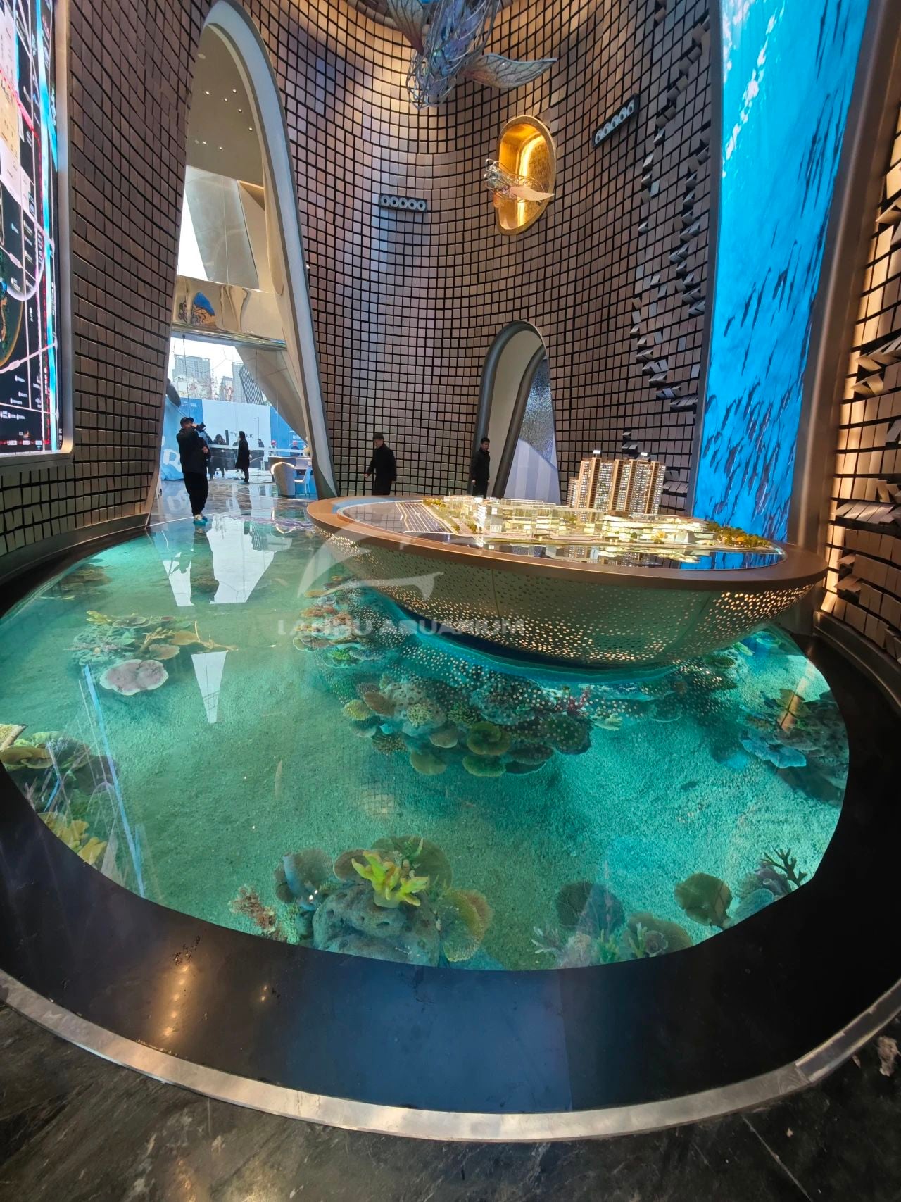 [Shanghai Lanhu Aquarium Engineering Project] Receives Over 10 Million Views Online! Moving the Aquarium Under the Lobby, the Acrylic Aquarium Arrives at the Peak of Exclusiveness!